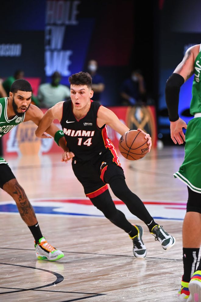 英格兰险胜希腊，托尼刷新纪录