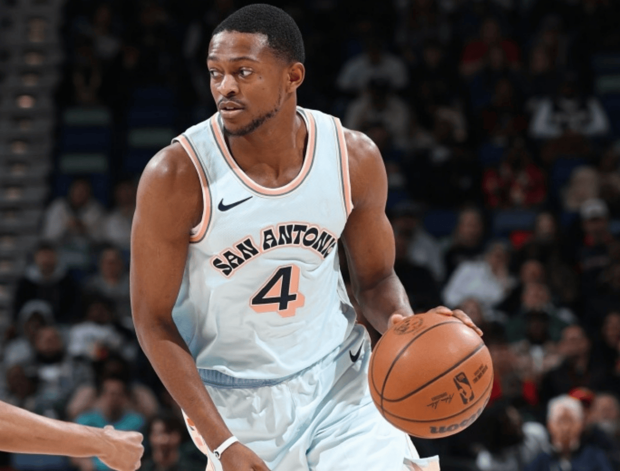 江苏队鏖战马刺，福克斯惊艳四座