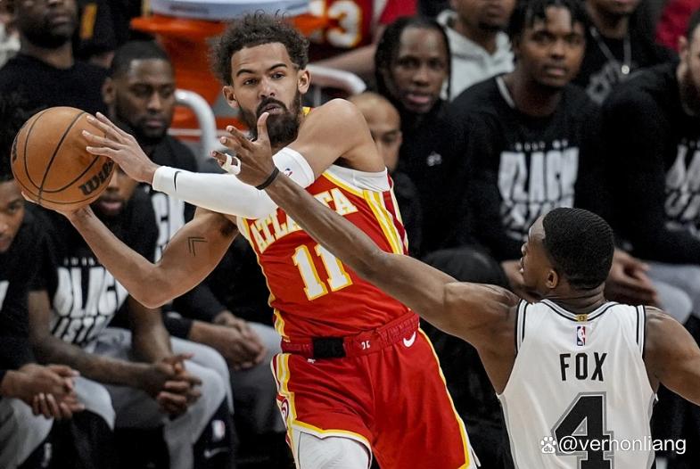 江苏队鏖战马刺，福克斯惊艳四座