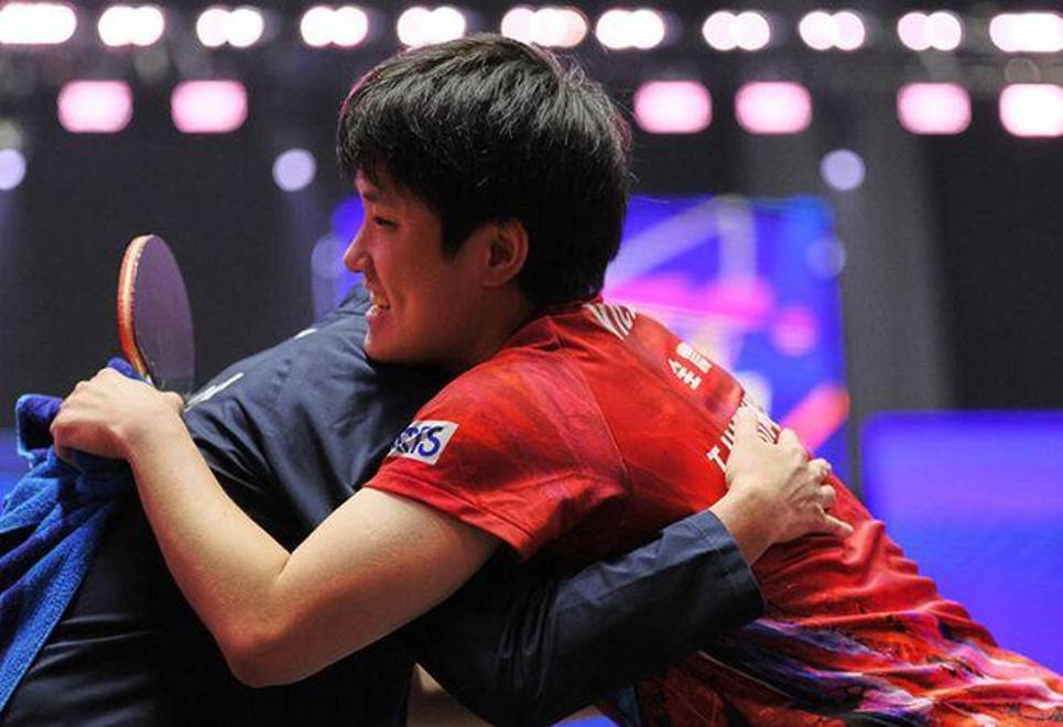 法国乒乓球队力克瑞典乒乓球队，张本智和制霸全场