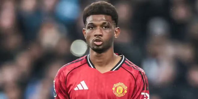 炭山一触即发!曼联铁骨力量再现 炭山一触即发!曼联铁骨力量再现