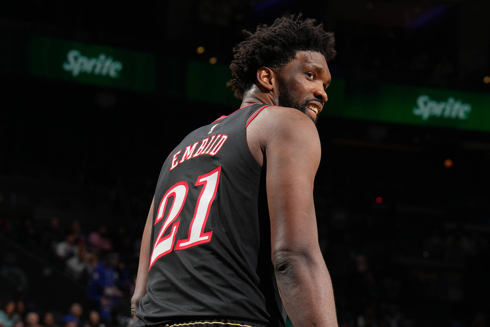 步行者力克日本男篮，恩比德一己之力扛起全队