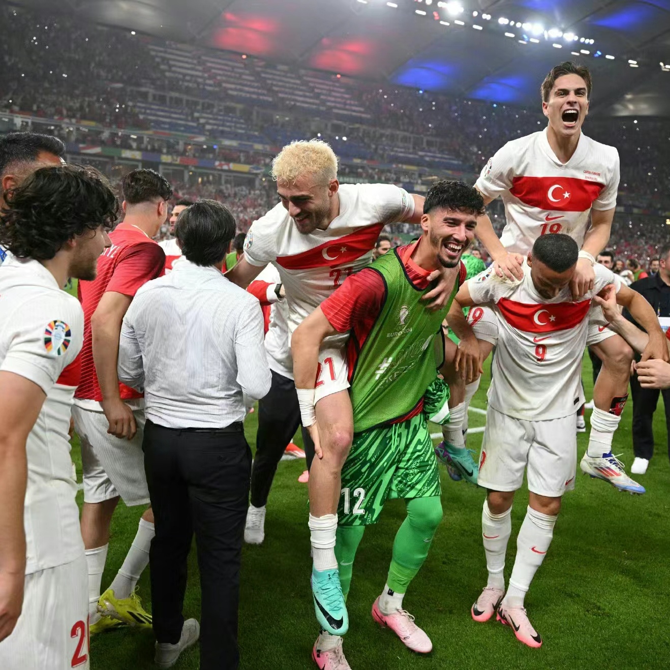 惊心动魄的决赛,欧国联赛场上演巅峰对决 惊心动魄的决赛,欧国联赛场上演巅峰对决