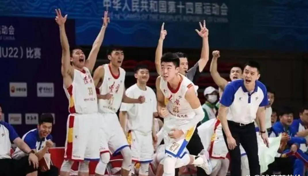 篮球比赛全端直播，球迷热情关注