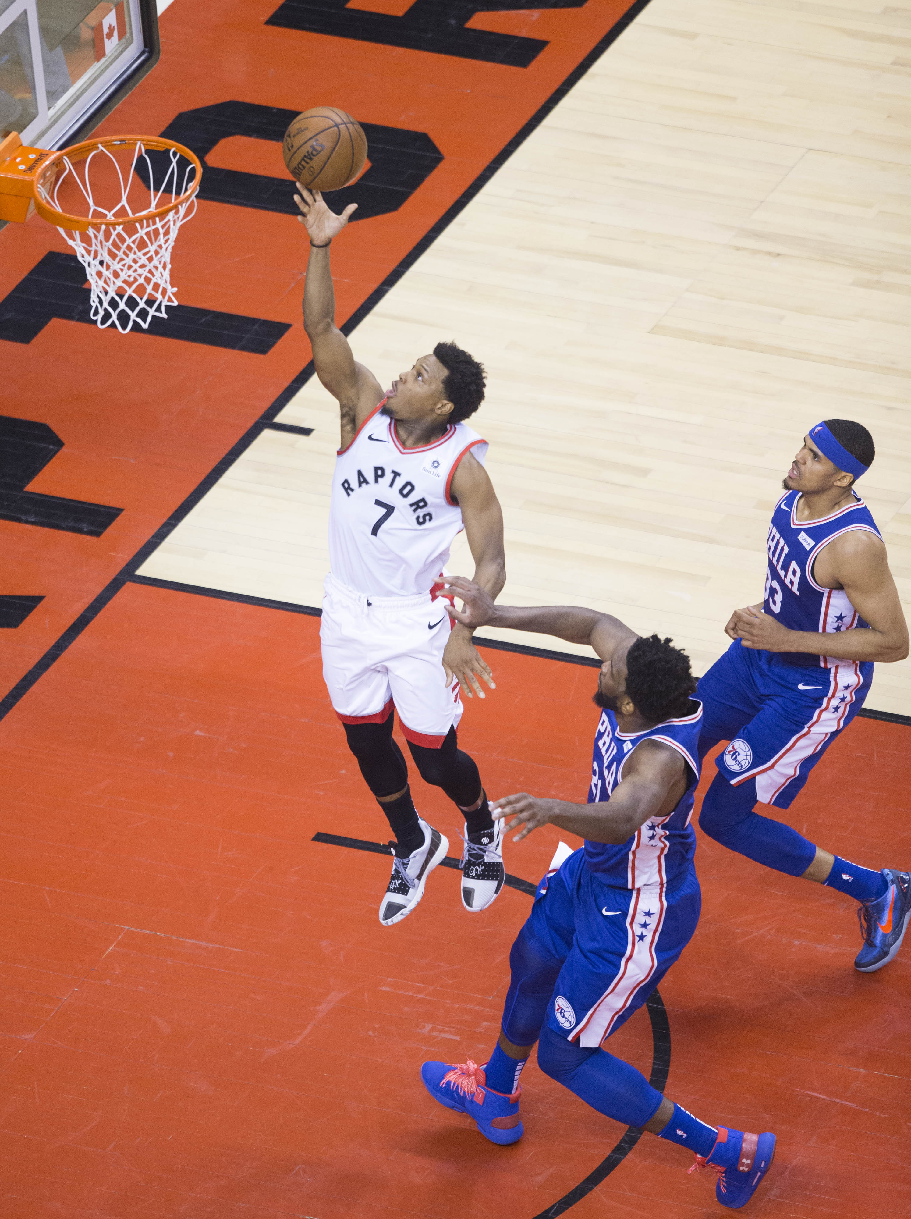 猛龙球员集中精力备战下一场比赛